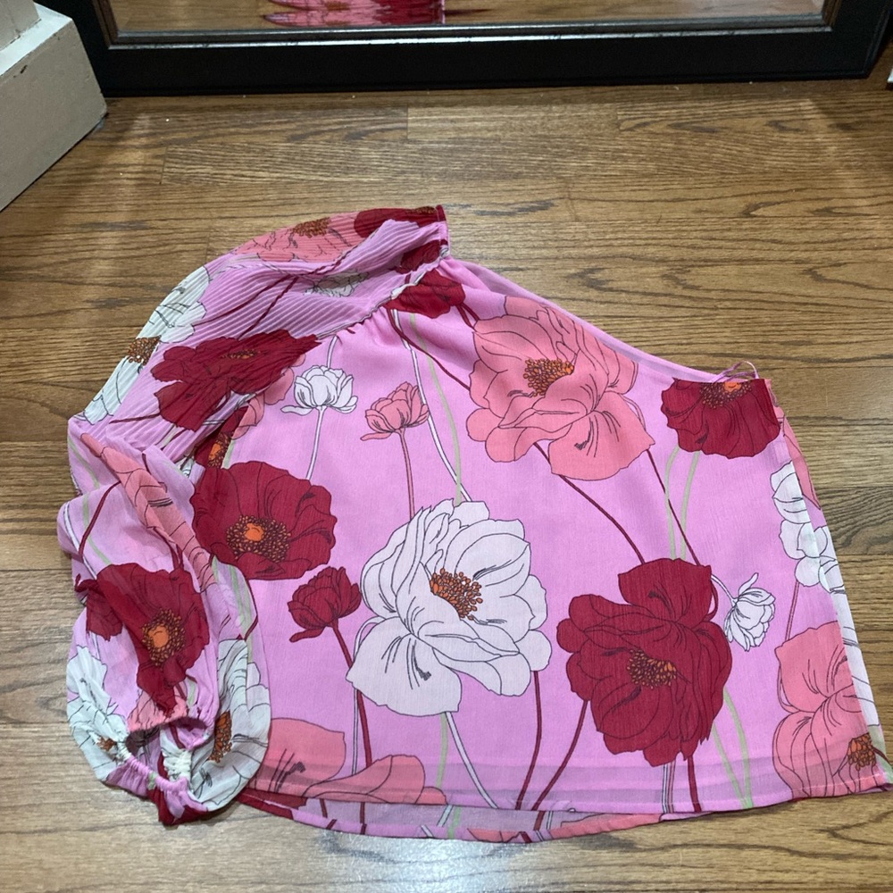 Gorgeous top from Express